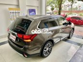 Cần bán gấp Mitsubishi Outlander 2.0 Premium sản xuất năm 2016, màu nâu