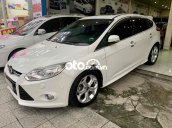 Cần bán gấp Ford Focus 2.0L năm sản xuất 2015, màu trắng, nhập khẩu