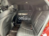 Bán xe Mercedes GLC 250 năm sản xuất 2016, màu đỏ còn mới