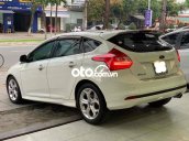 Cần bán gấp Ford Focus 2.0L năm sản xuất 2015, màu trắng, nhập khẩu