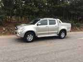 Bán Toyota Hilux 3.0G 4x4 MT sản xuất 2010, màu bạc, xe nhập xe gia đình