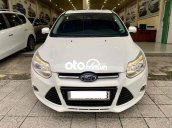 Cần bán gấp Ford Focus 2.0L năm sản xuất 2015, màu trắng, nhập khẩu