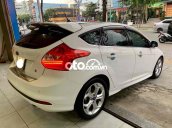 Cần bán gấp Ford Focus 2.0L năm sản xuất 2015, màu trắng, nhập khẩu