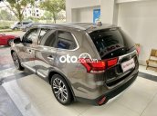 Cần bán gấp Mitsubishi Outlander 2.0 Premium sản xuất năm 2016, màu nâu