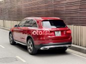 Bán xe Mercedes GLC 250 năm sản xuất 2016, màu đỏ còn mới