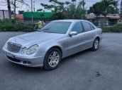 Bán xe Mercedes sản xuất 2012, màu bạc giá cạnh tranh