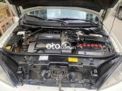 Xe Ford Focus sản xuất năm 2005, màu trắng