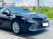 Cần bán Toyota Camry 2.0G sản xuất 2017, màu đen giá cạnh tranh