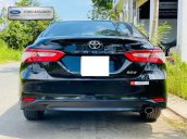 Cần bán Toyota Camry 2.0G sản xuất 2017, màu đen giá cạnh tranh