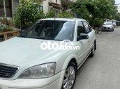 Xe Ford Focus sản xuất năm 2005, màu trắng