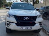 Cần bán Toyota Fortuner 2.4G 4x2 AT năm sản xuất 2018, màu trắng