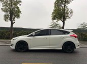 Bán Ford Focus 1.5L Titanium sản xuất năm 2015, màu trắng, xe nhập