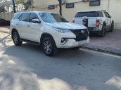 Cần bán Toyota Fortuner 2.4G 4x2 AT năm sản xuất 2018, màu trắng