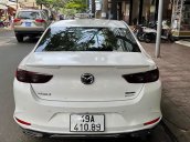 Cần bán xe Mazda 3 1.5 Luxury sản xuất năm 2021, màu trắng như mới