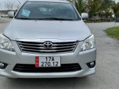 Bán ô tô Toyota Innova 2.0E năm sản xuất 2013, màu bạc 