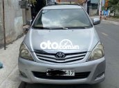 Bán Toyota Innova 2.0G năm 2010, màu bạc còn mới