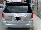 Bán Toyota Innova 2.0G năm 2010, màu bạc còn mới