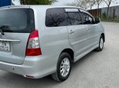 Bán ô tô Toyota Innova 2.0E năm sản xuất 2013, màu bạc 