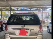 Cần bán gấp Toyota Innova sản xuất năm 2010, màu vàng cát