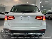 Màu trắng, ưu đãi 50% phí trước bạ, Mercedes Phú Mỹ Hưng