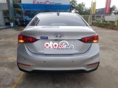 Xe màu bạc, 450tr