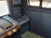 Limousine 10 chỗ máy xăng 2.7