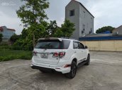 Xe màu trắng, giá 598tr