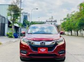 Xe màu đỏ