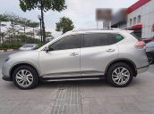 Xe màu bạc, 750tr