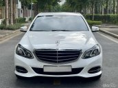 Xe màu trắng, giá 769tr