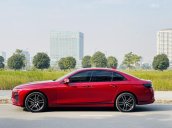 Xe màu đỏ, giá chỉ 660 triệu