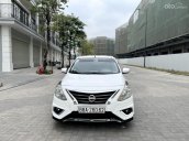 Xe màu trắng