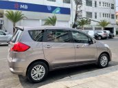 Xe gia đình cần bán