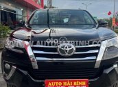 Màu đen, xe nhập