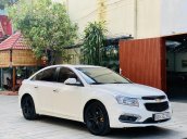 Xe màu trắng còn rất mới