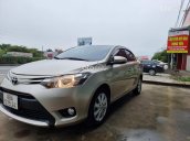 Xe màu bạc