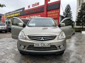 Xe màu bạc, giá 235tr