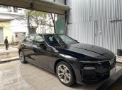 Xe màu đen, giá chỉ 660 triệu