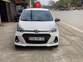 Xe màu trắng