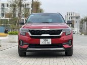 Xe màu đỏ, 755tr