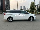cần bán Kia Sedona 2.2 bản full. máy dầu. xe đẹp