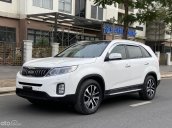 Xe màu trắng
