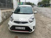 Xe màu trắng bản đủ
