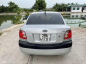 Xe màu bạc, giá 225tr