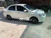 bán xe chevolet aveo 2013 . màu trắng sang trọng