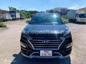 Xe màu đen số tự động  