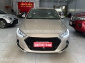 Xe trang bị full options cao cấp