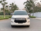 Xe màu trắng giá ưu đãi