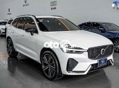 Volvo XC60 B6 R-Design Trắng/Đen Siêu Lướt