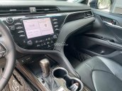 Toyota Camry 2020 tại Bình Dương